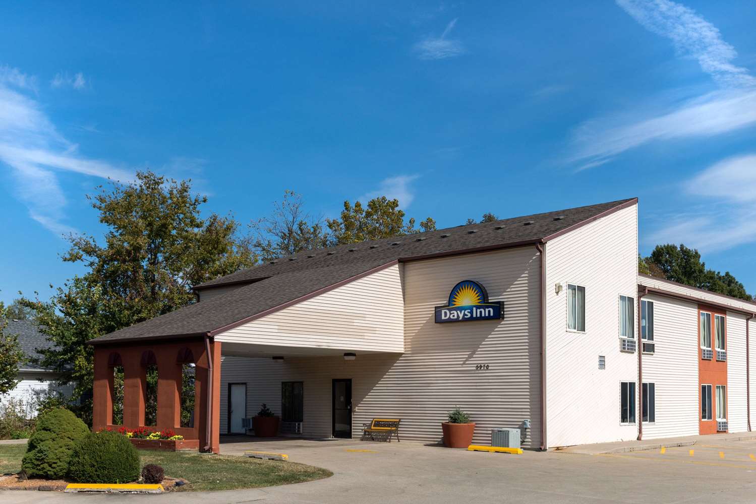 Days Inn By Wyndham Springfield 1/7