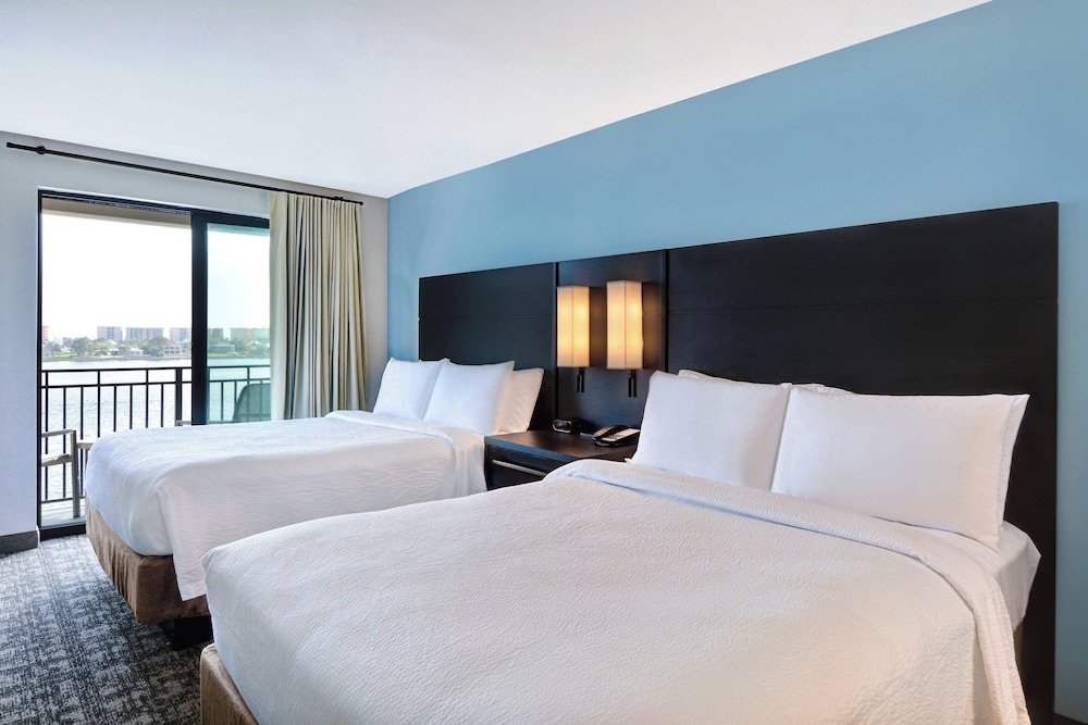 Studio, 2 Queen Beds, Sofa, Balcony