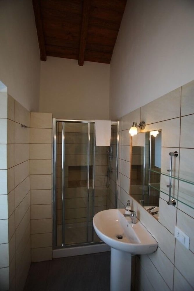 Casale Poggio del Tiglio 43/45