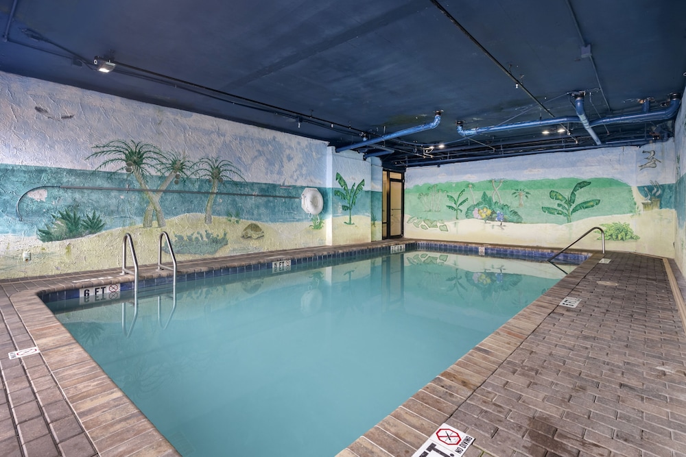 Tropical Winds Resort 22/50
