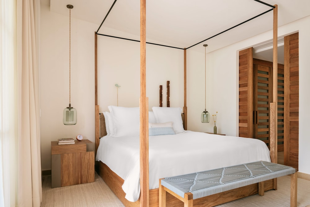 Lagoon, Deluxe, Suite, King Bed
