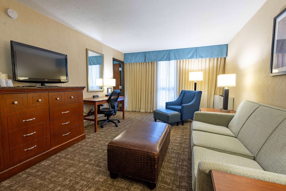 Pear Tree Inn St Louis Near Union Station 30/50