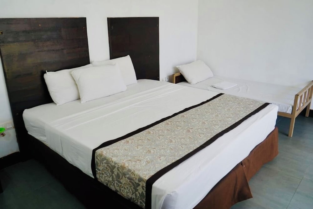 Amaluna Resorts 10/50