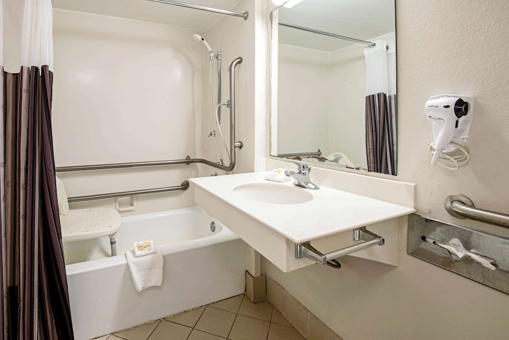 La Quinta Inn by Wyndham Amarillo Mid-City 26/52