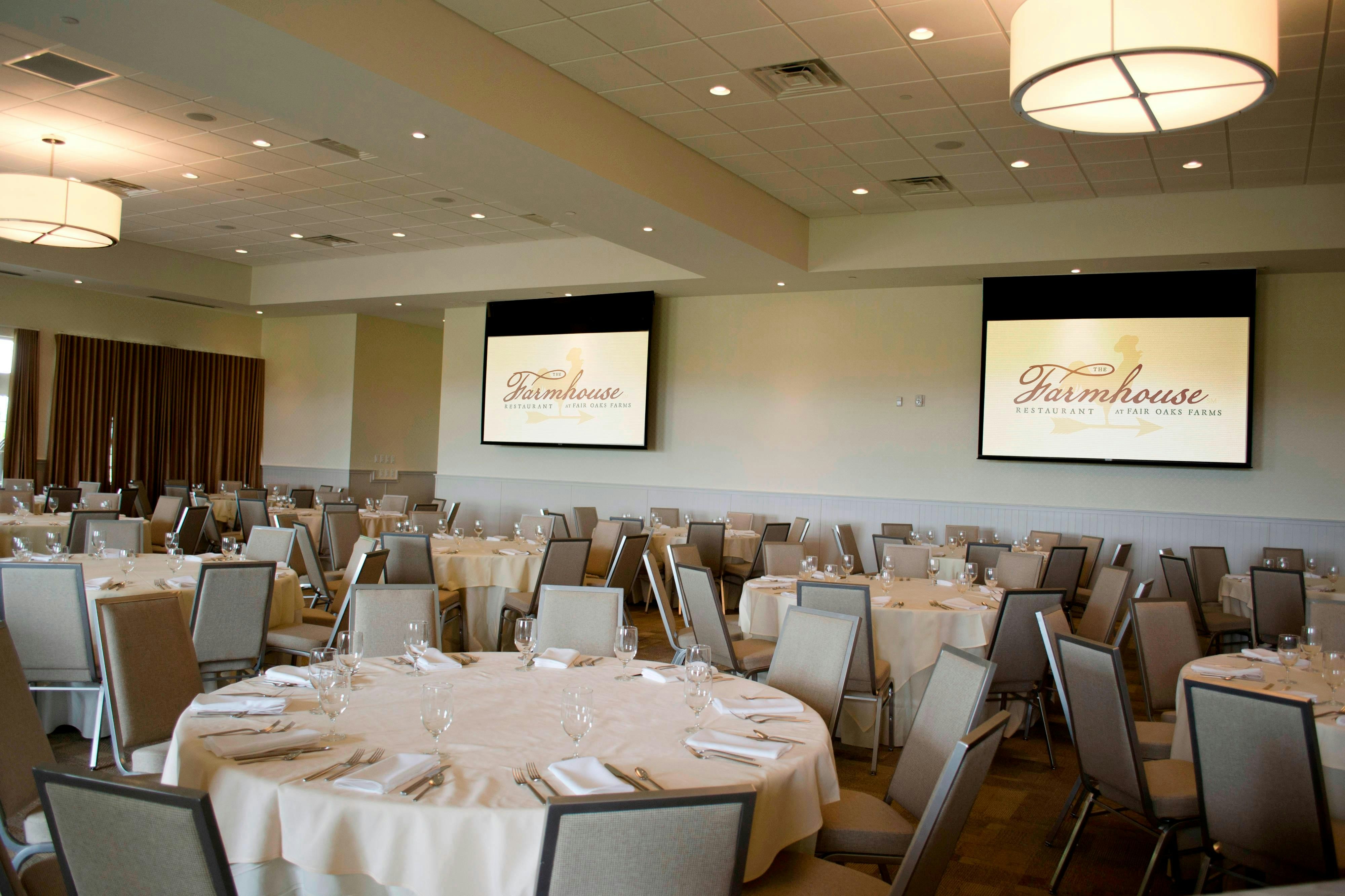 Fairfield Inn And Suites Fair Oaks Farms 52/56