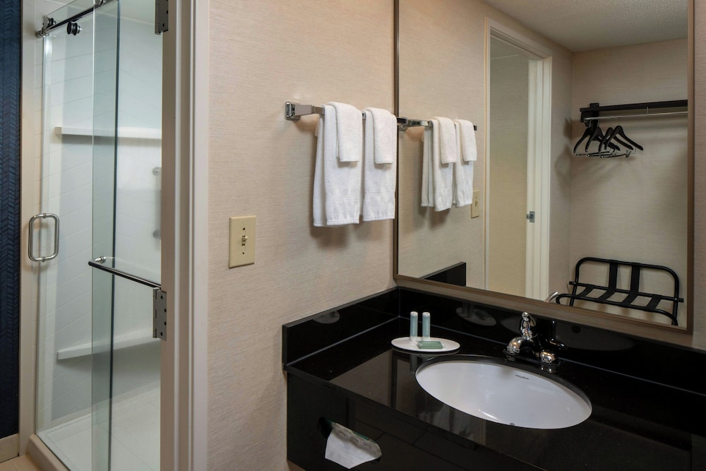 Fairfield Inn and Suites Jackson Airport 25/27