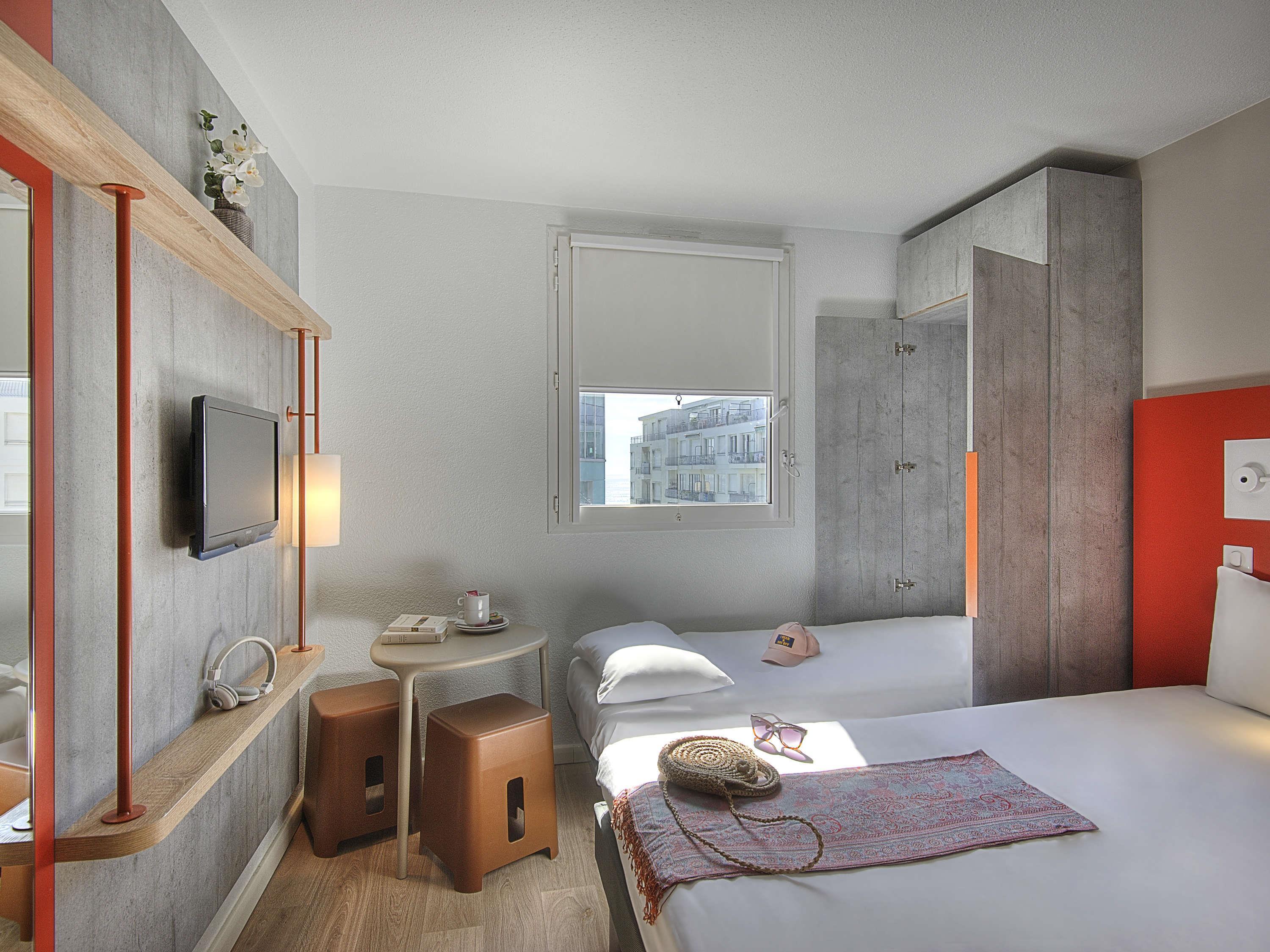 غرفة ثلاثية بسرير مزدوج، IBIS BUDGET NICE CALIFORNIE LENVAL 3/9