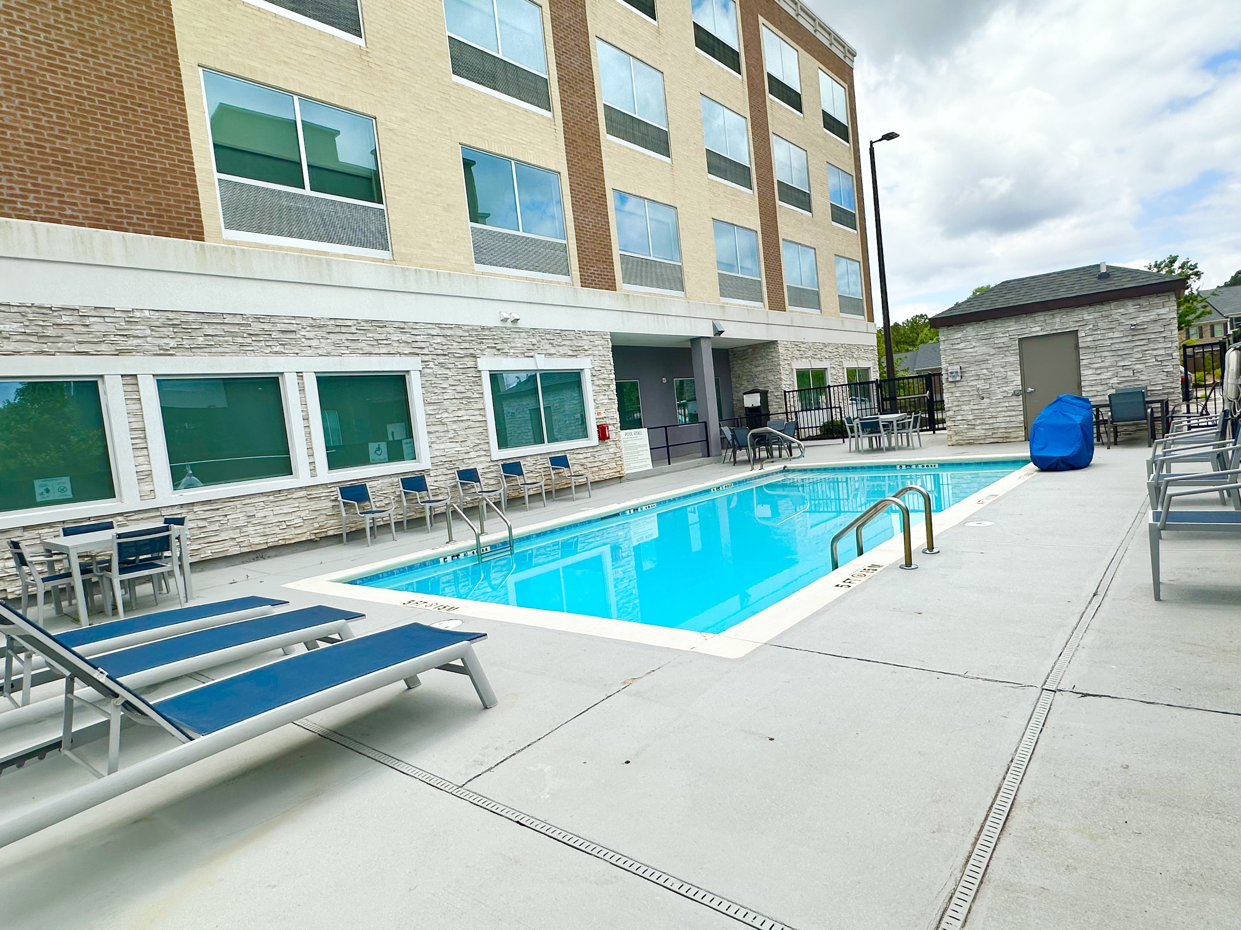 HOLIDAY INN EXPRESS AND SUITES Canton 2/16