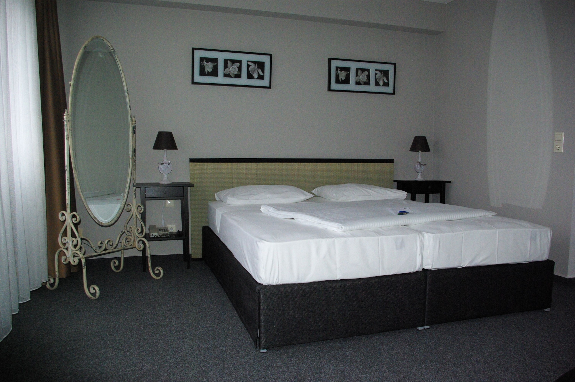COMFORT, FAMILY, KING AND TWIN BEDS