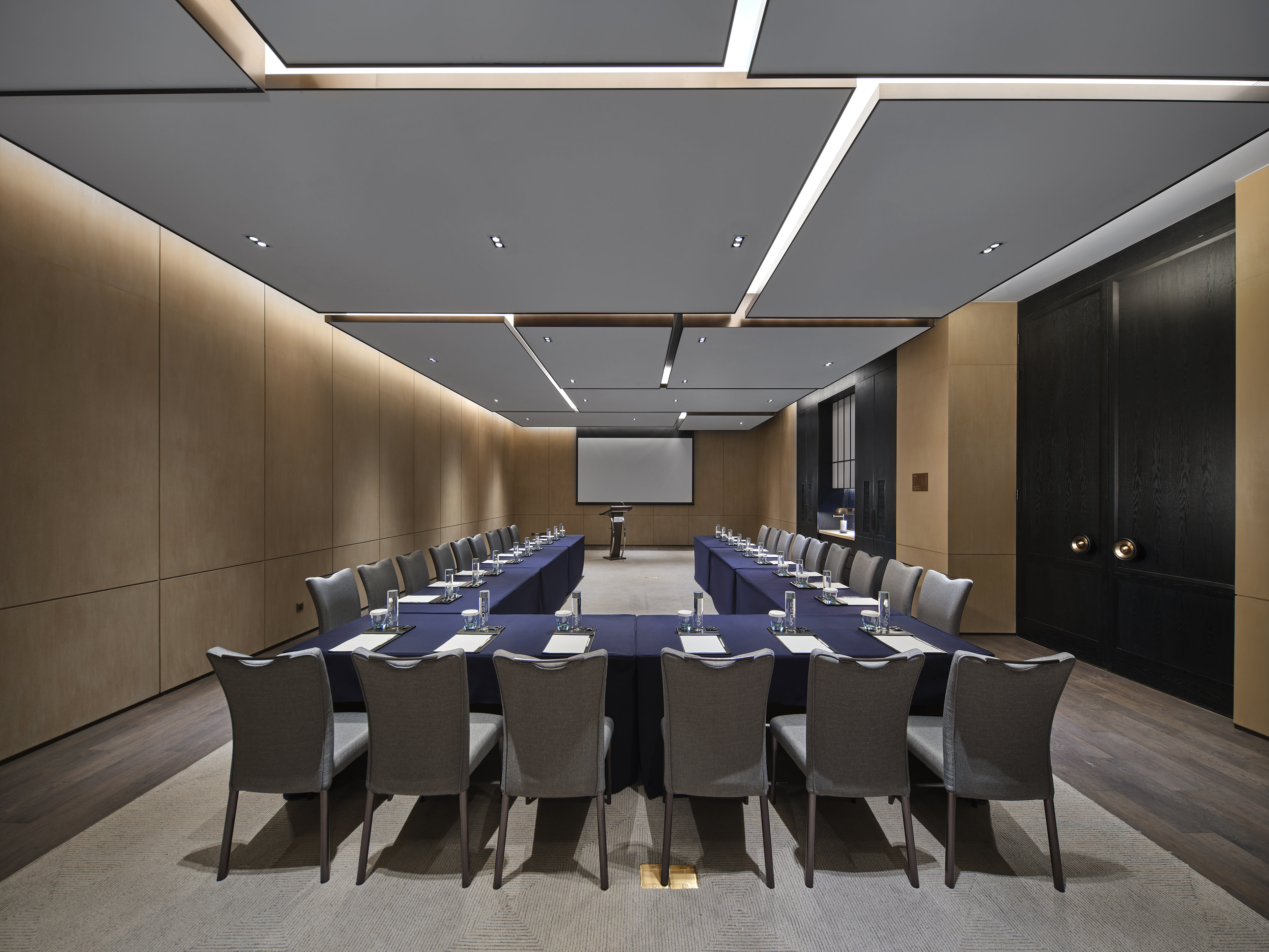 Intercontinental Dongguan 65/76