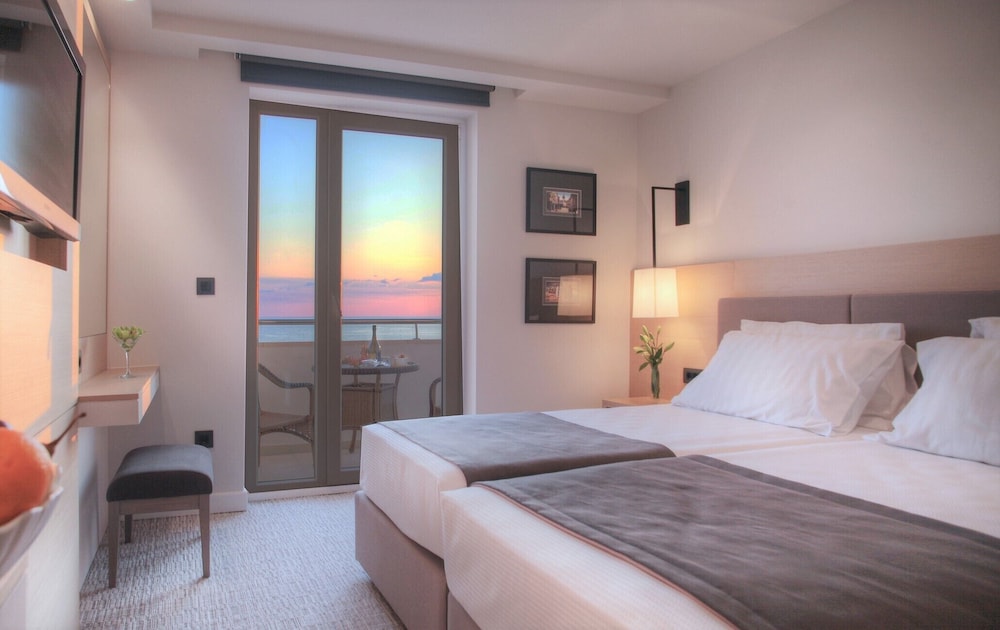 PANORAMIC, DOUBLE OR TWIN BED, SEA VIEW, BALCONY