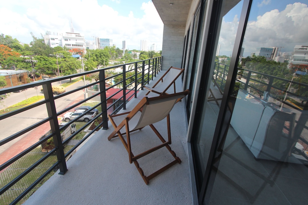EVERGLADES SUITES 43/50