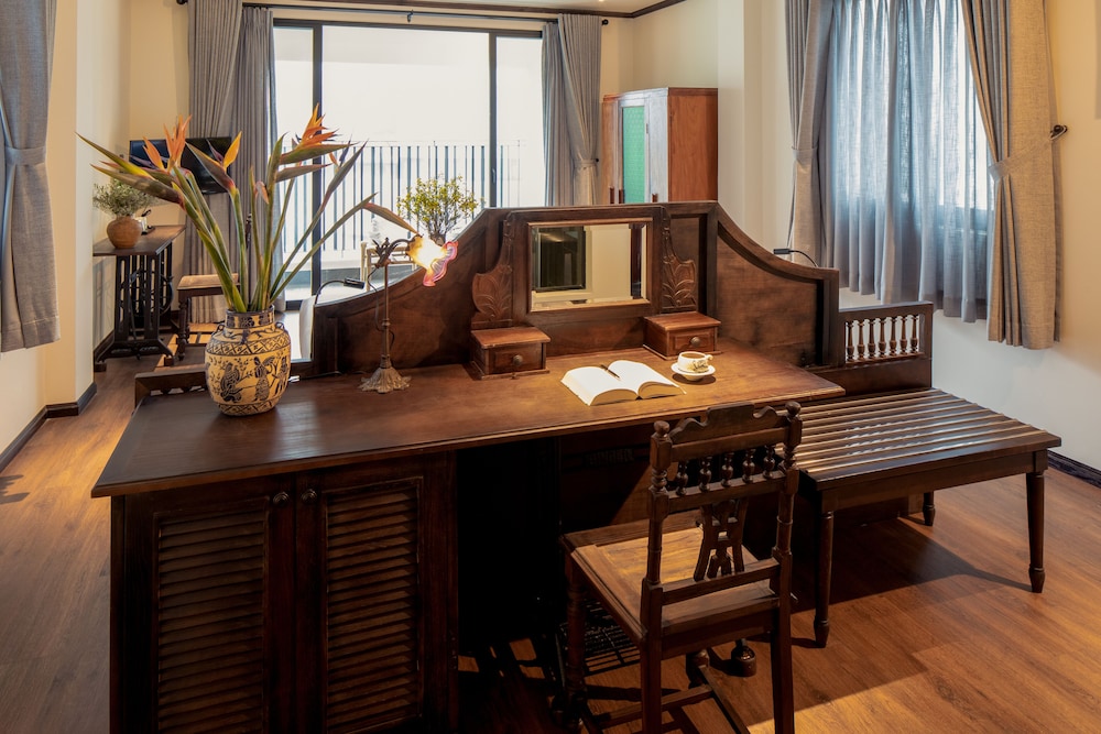 Amanaki Saigon Boutique Hotel 78/80