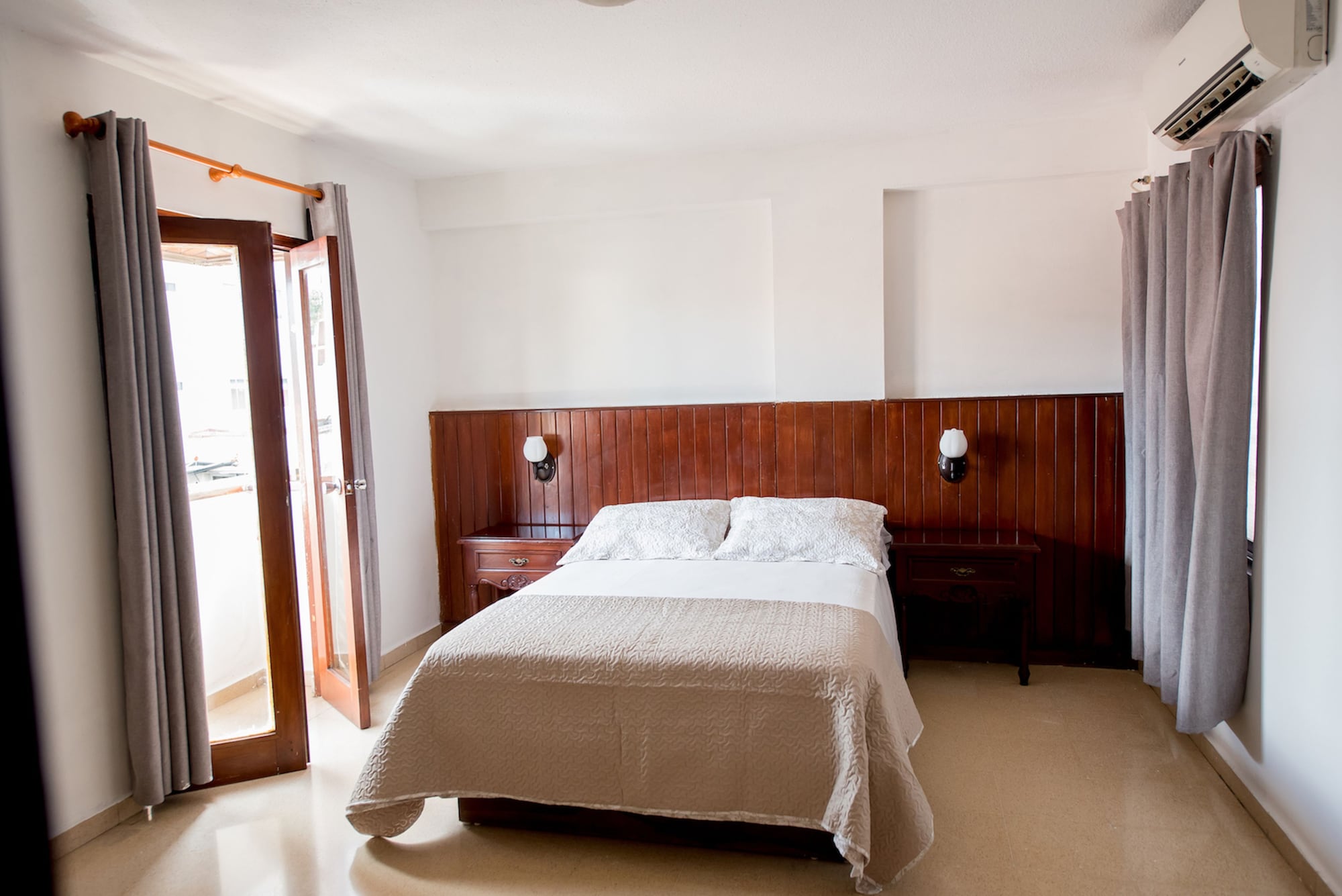 SUPERIOR, DOUBLE BED