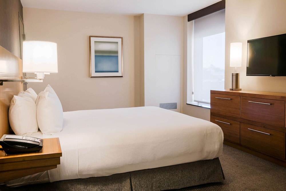 Hyatt Place Buffalo/Amherst 19/70