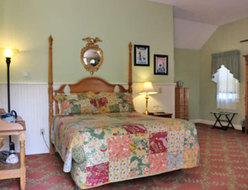 Kearsarge Inn 11/48