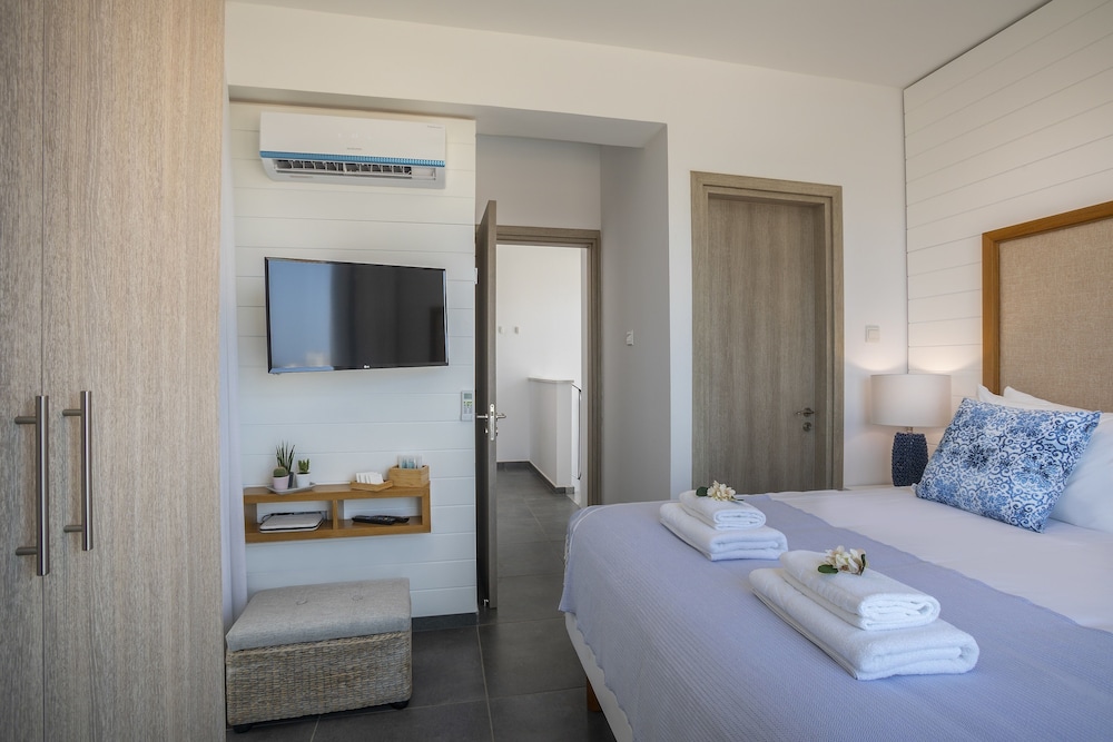 Chris Le Mare Luxury Villa 7/37
