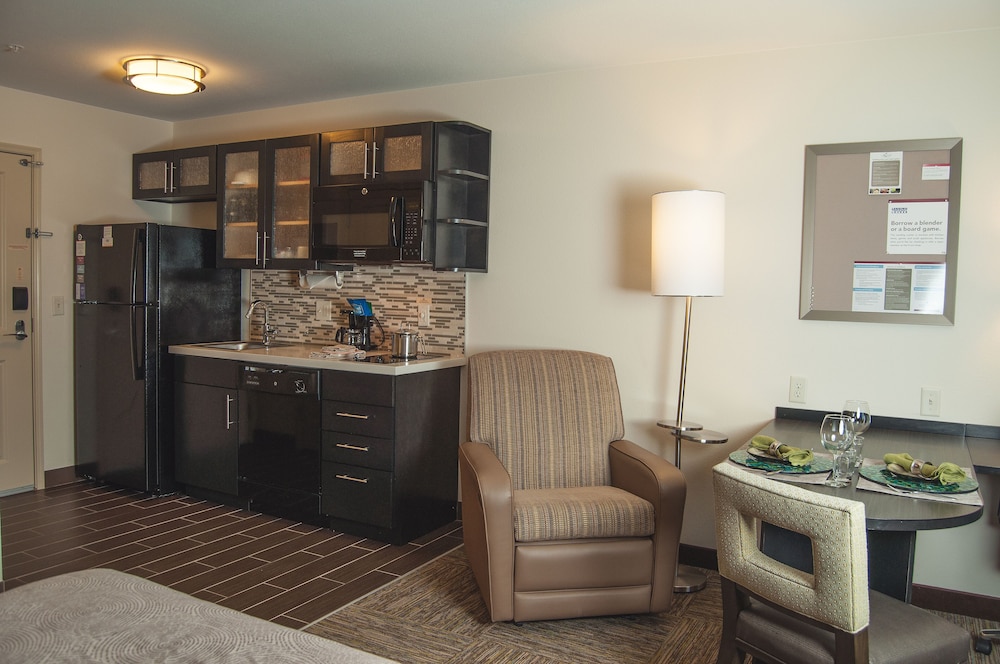 Candlewood Suites Fort Collins 23/39