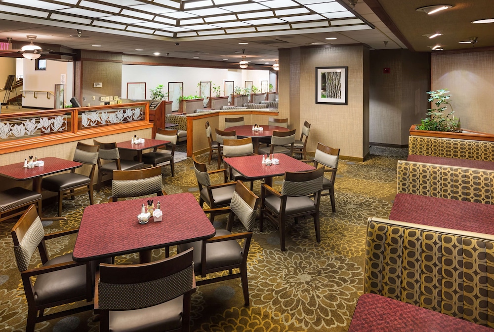 Radisson Hotel Bismarck 29/44