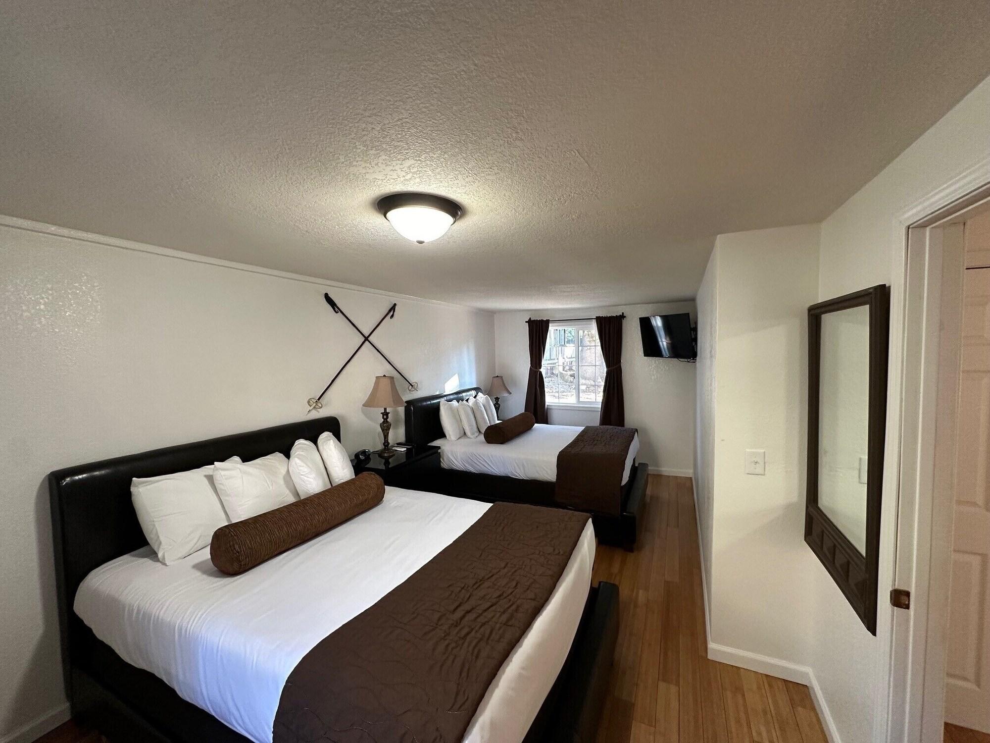 Deluxe, Cabin