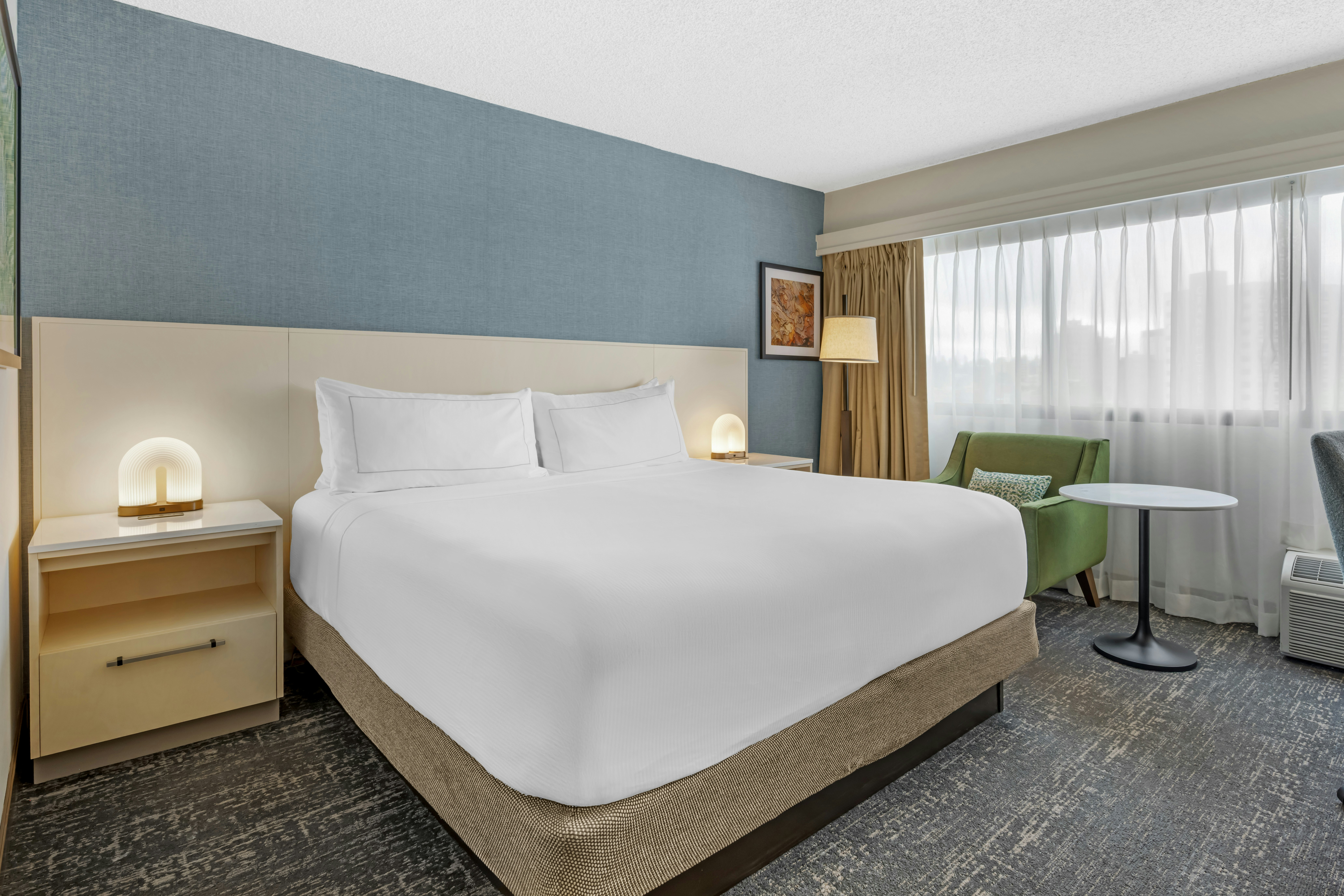 Room, King Bed, Accessible, DoubleTree by Hilton Hotel Spokane City Center 3/8