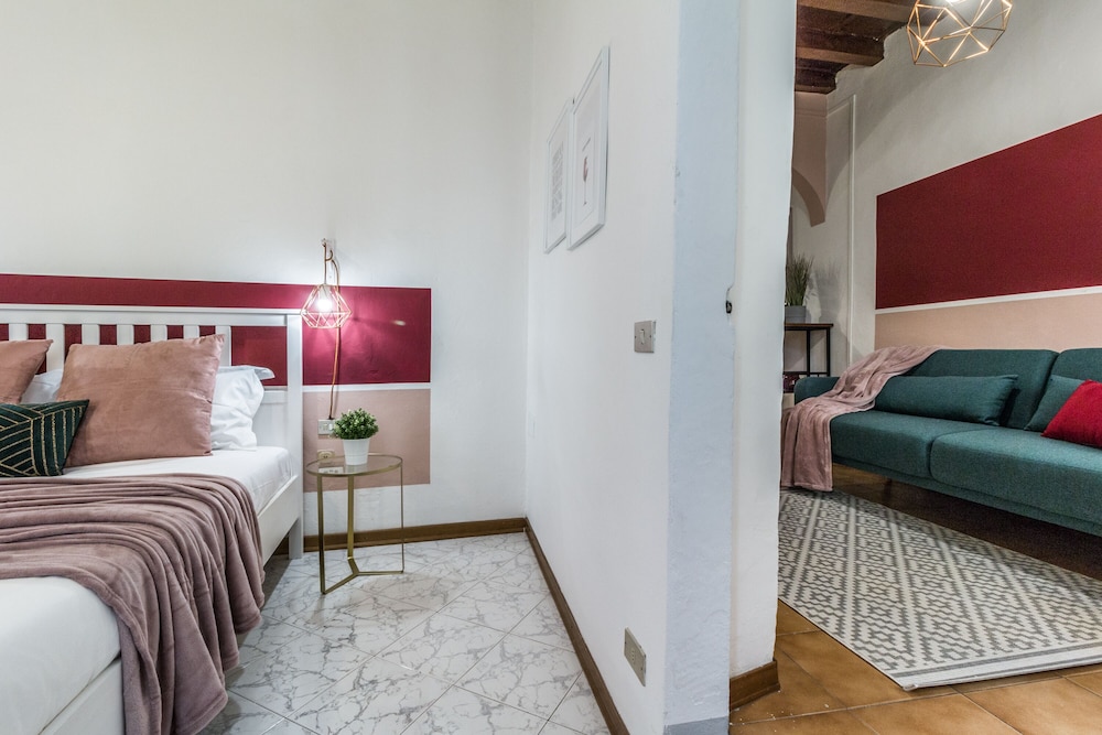 Wine Apartments Florence Sangiovese 31/40