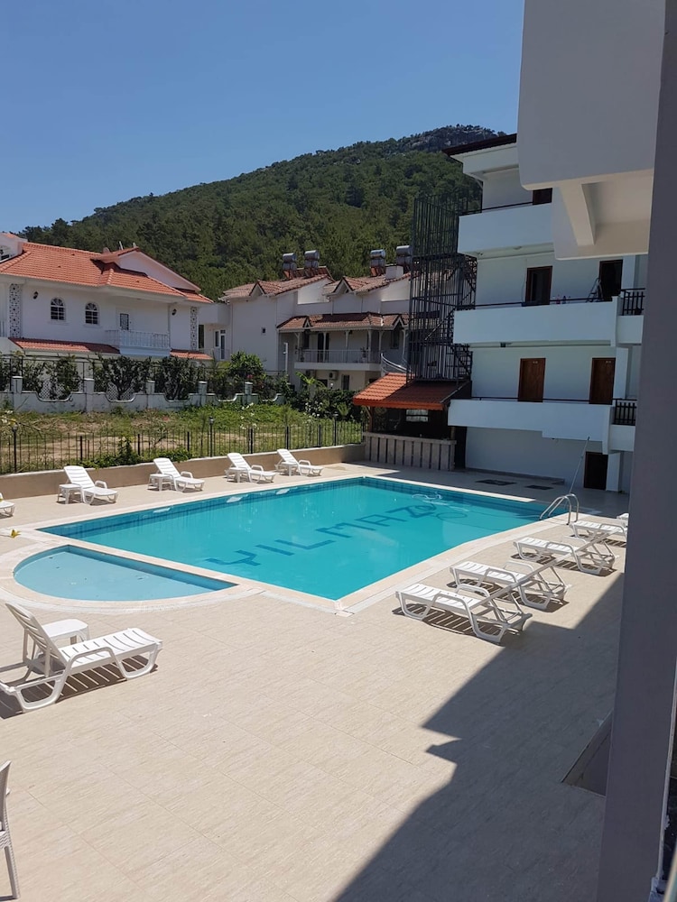 Elijah Hotel 14/18