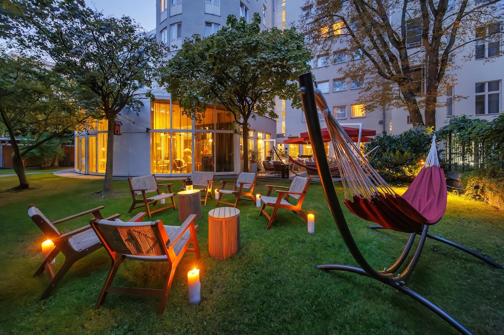 Radisson RED Berlin Kudamm 58/66