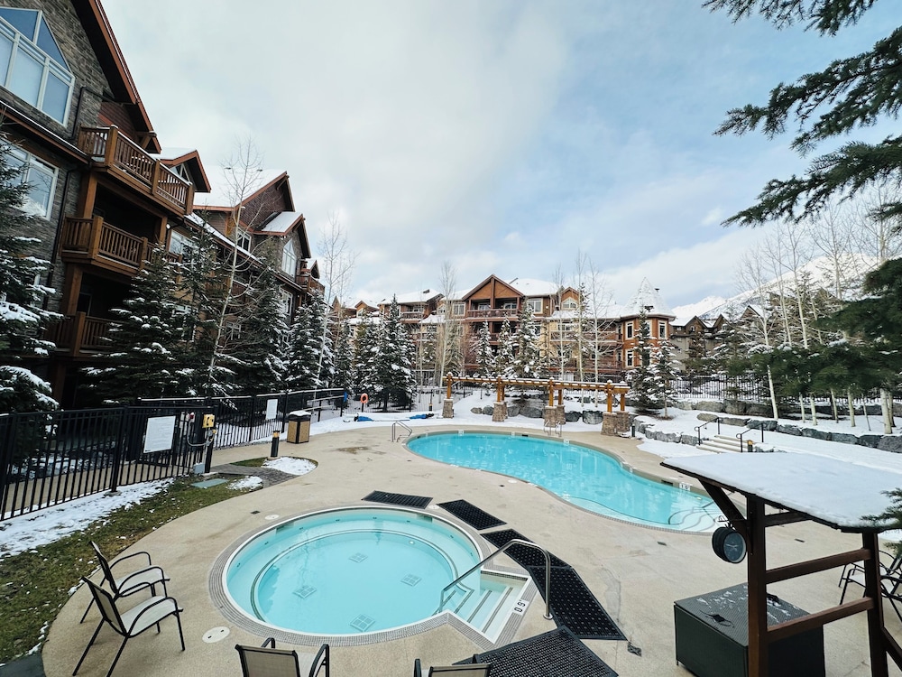 Stoneridge Mountain Resort 80/81