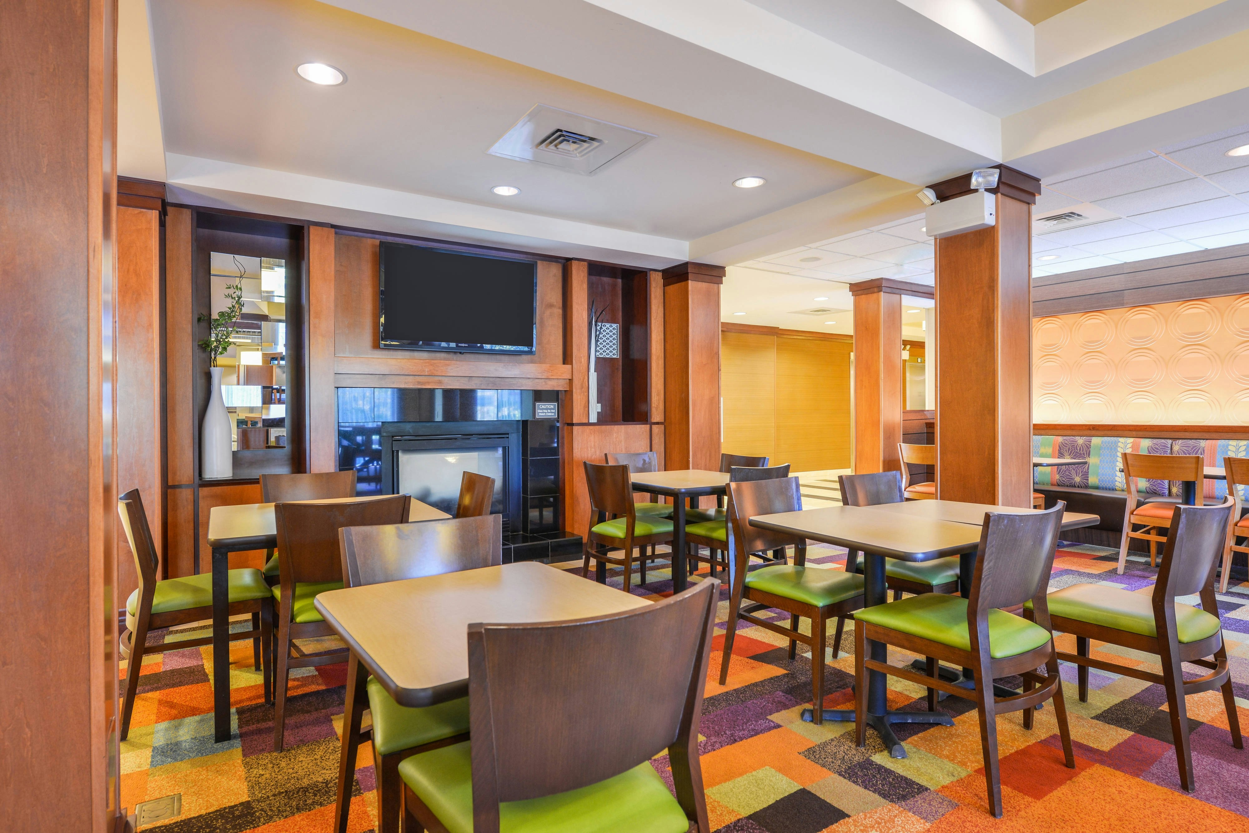 Fairfield Inn & Suites by Marriott White Marsh 27/33