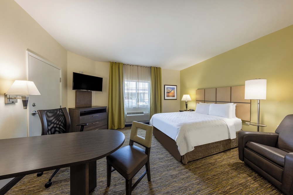 Candlewood Suites Springfield South 10/43