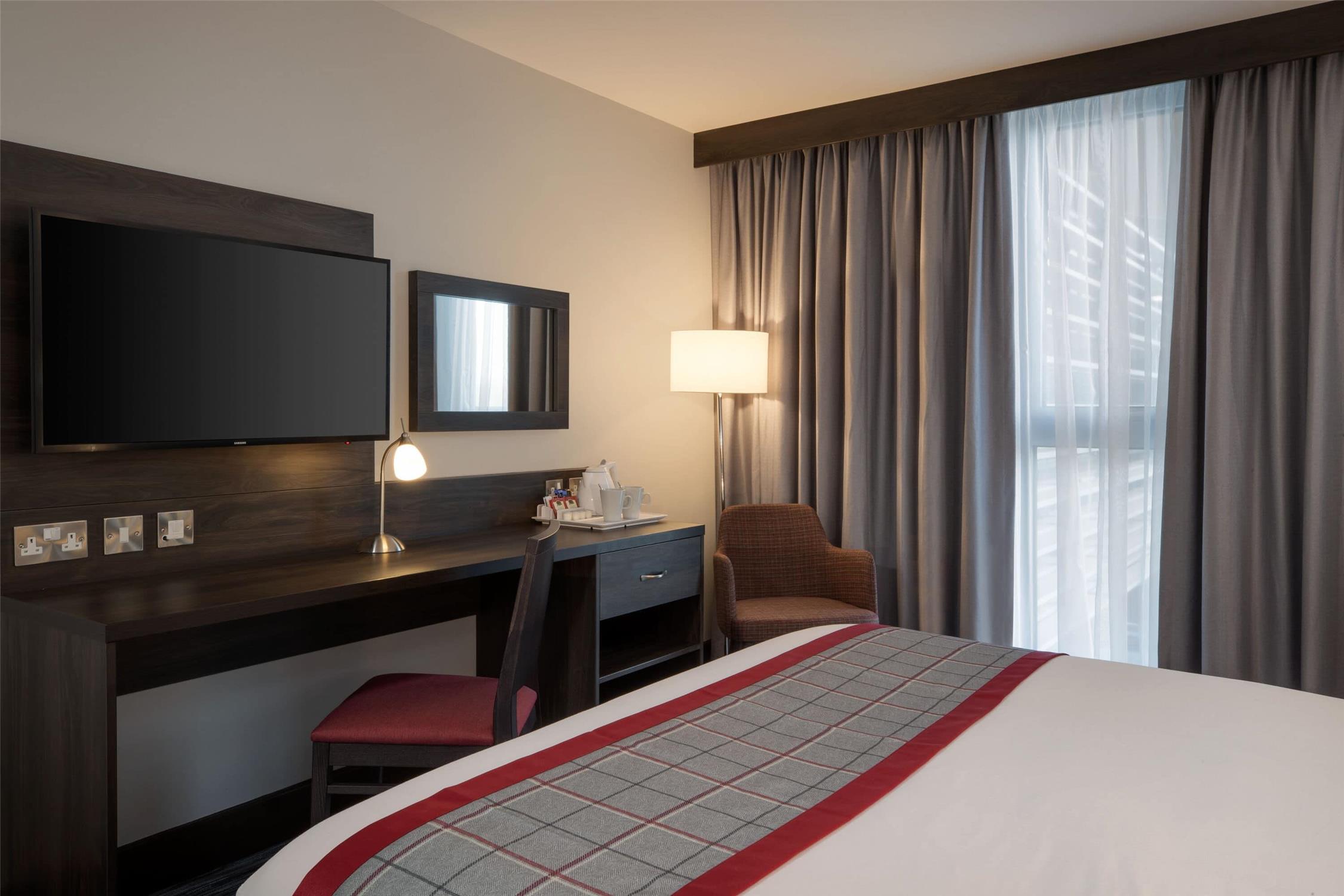 Ramada by Wyndham Leeds East 14/47