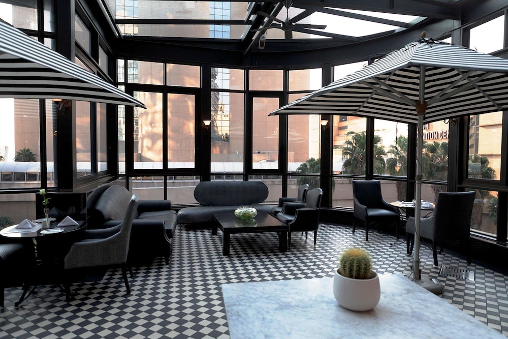 Davinci Hotel And Suites On Nelson Mandela Square 8/67