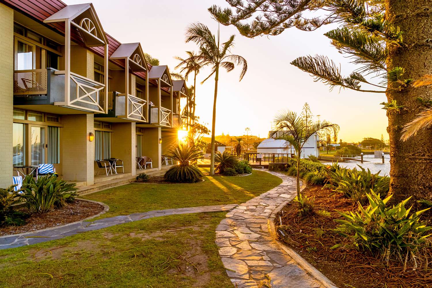 Comfort Resort Waters Edge 24/29