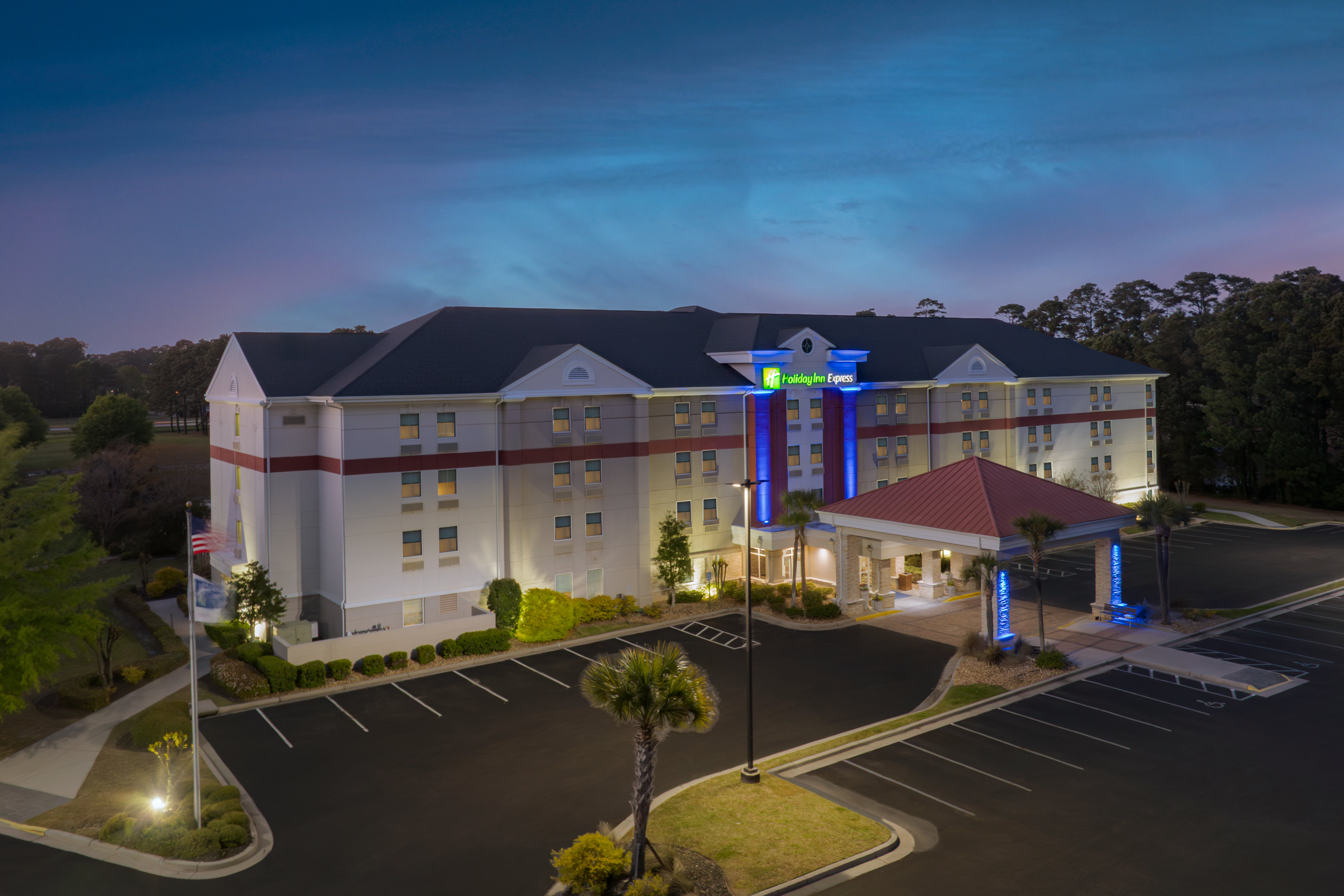 Holiday Inn Express Myrtle Beach-Broadway at the Beach 4/56