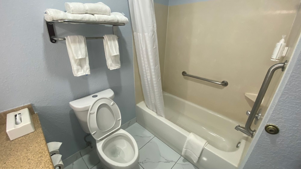 Days Inn by Wyndham Dodge City 54/56