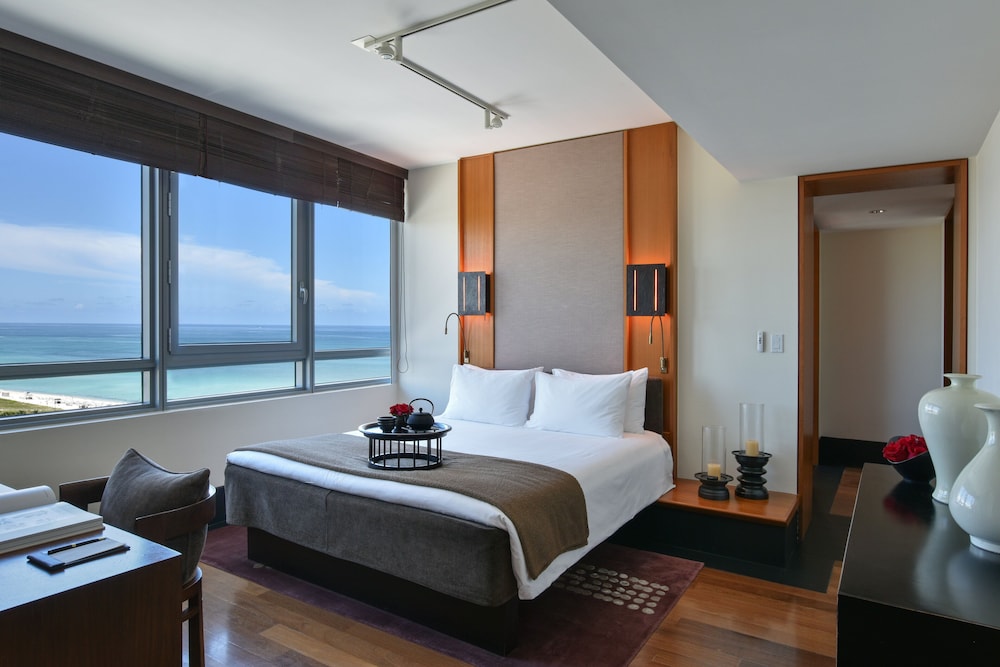 2 BEDROOMS, OCEAN, SUITE, CITY AND OCEAN VIEW