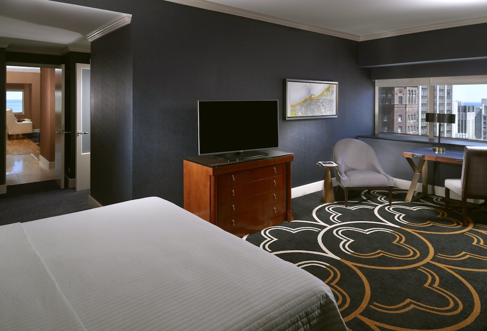 Omni Chicago Hotel 32/84