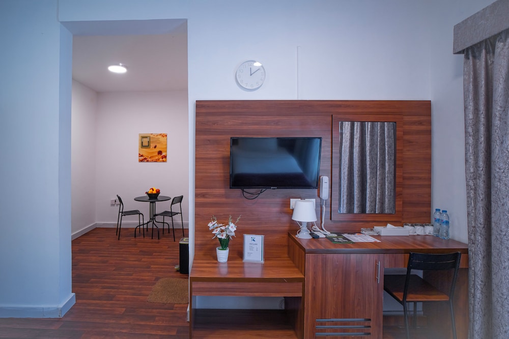 Al Sabkha Hotel 45/53