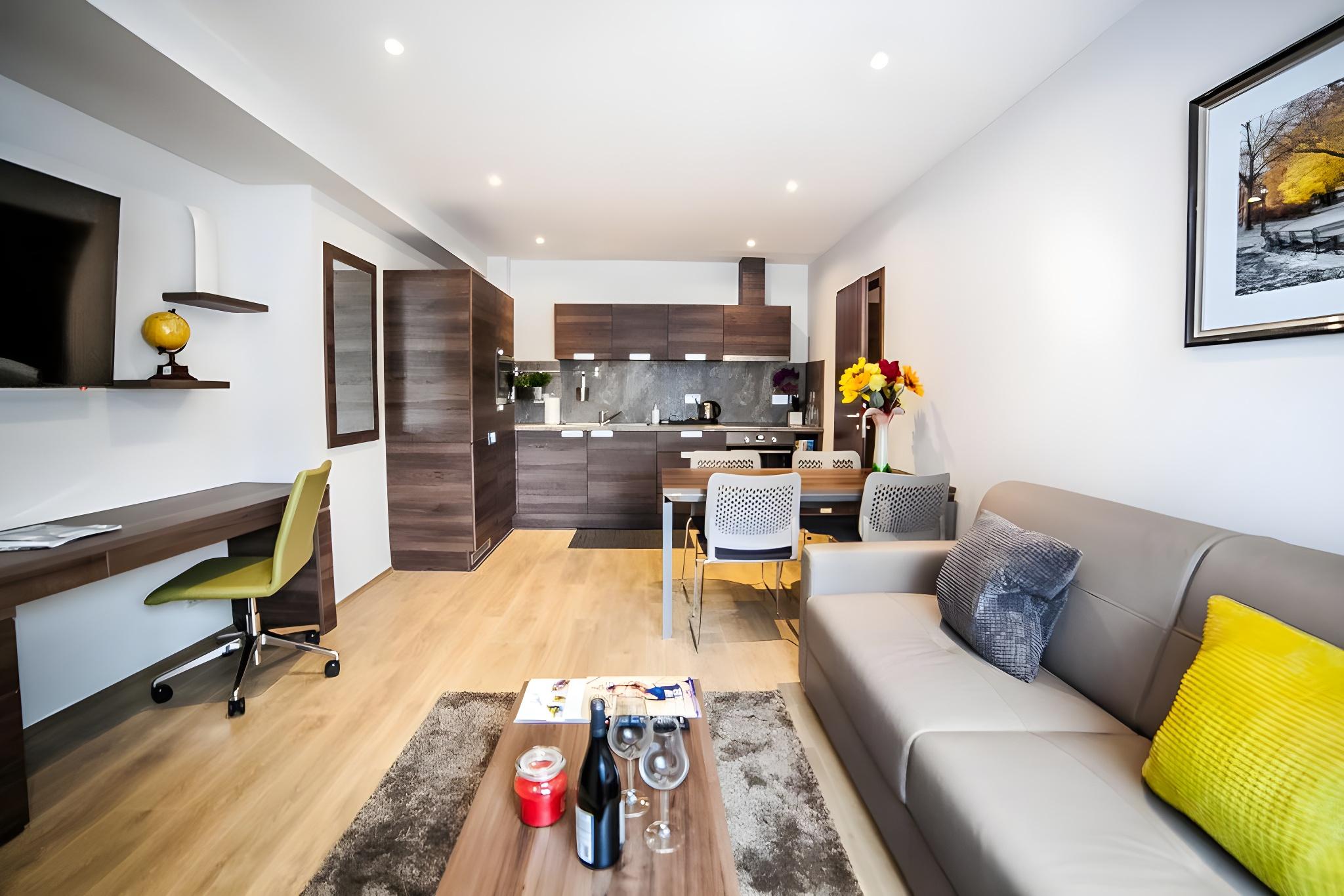 Hampton Suites Serviced Apartments 7/23