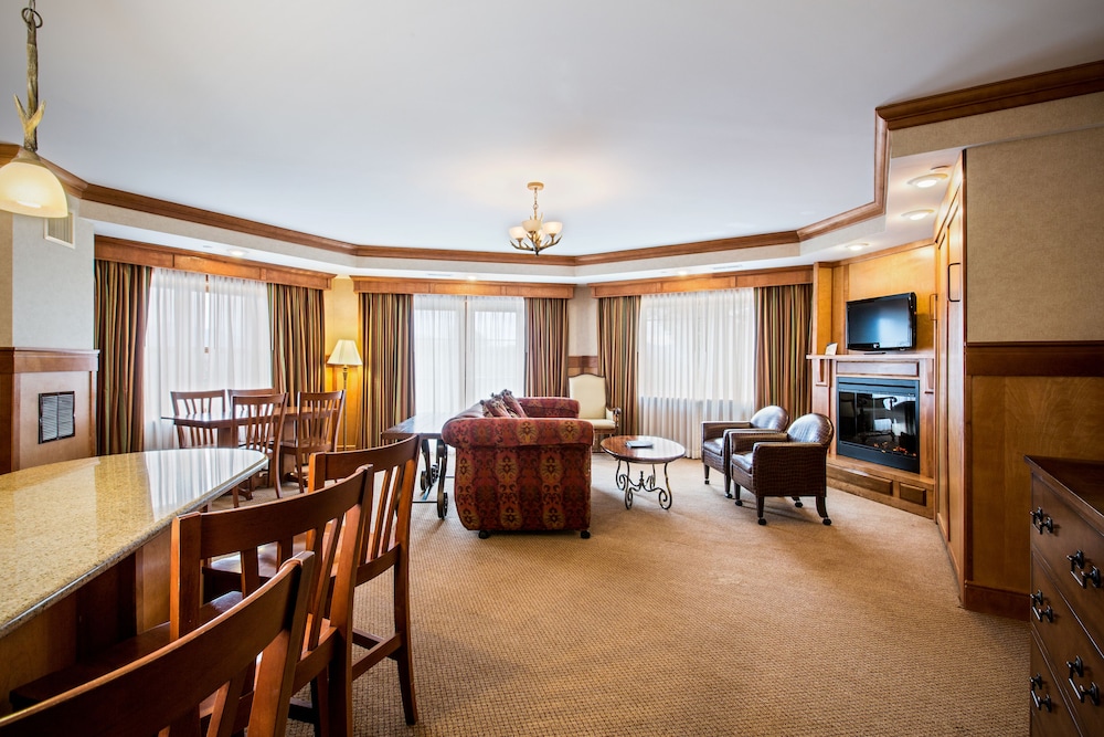 Crowne Plaza Lake Placid 40/67