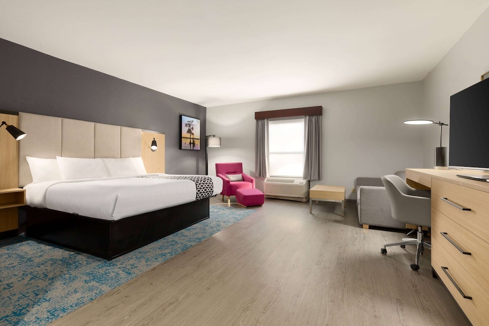 La Quinta Inn Suites By Wyndham Selma Smithfield I 95 15/45