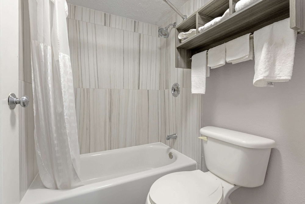 Quality Inn Newberry 29/33
