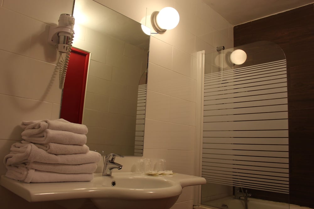 Euro Hotel Paris Creteil 26/36