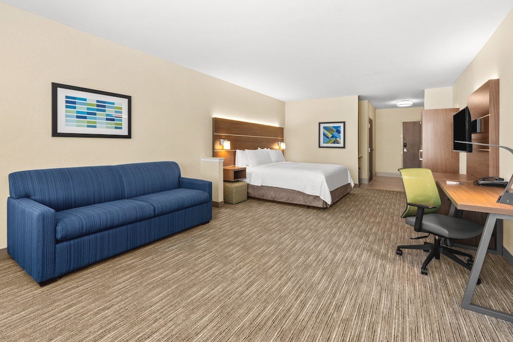 Holiday Inn Express & Suites Suisun City 49/70