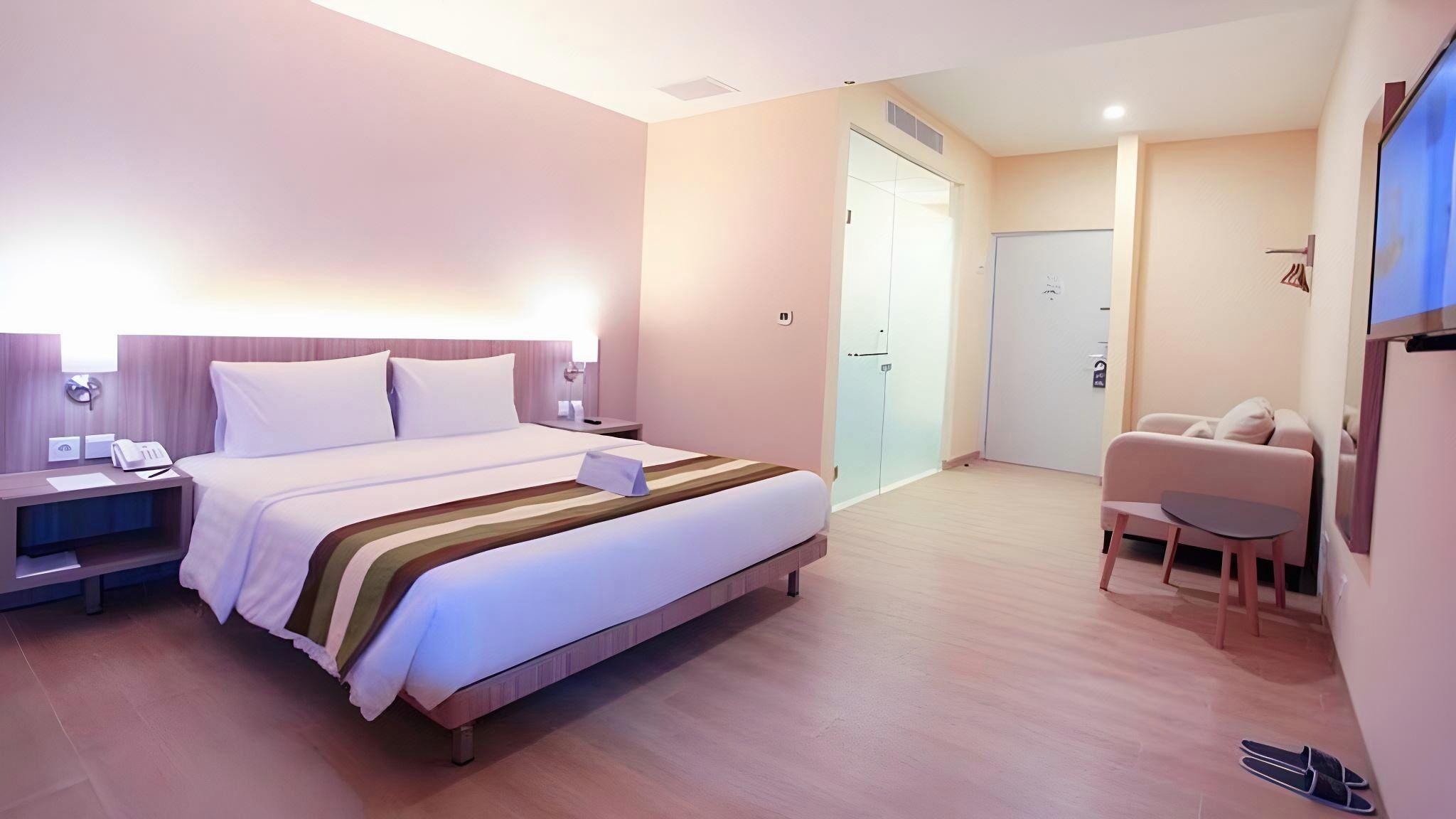 Grand Whiz Megamas Manado 18/39