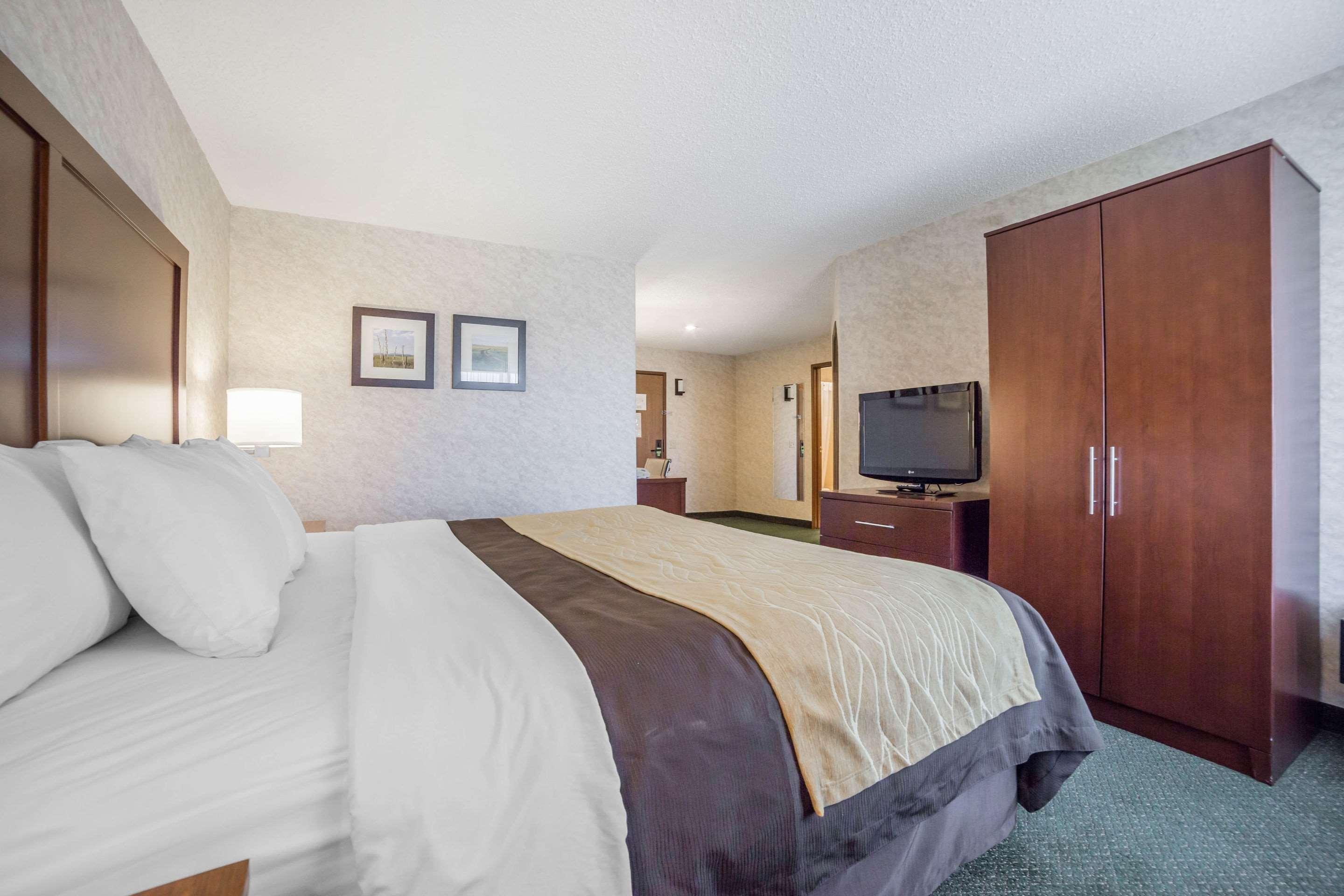 Yellowstone River Inn and Suites 13/47