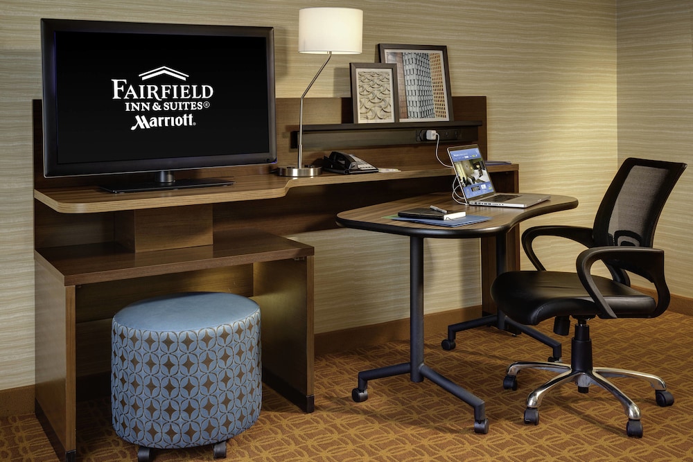 Fairfield Inn Suites Hutchinson 22/24