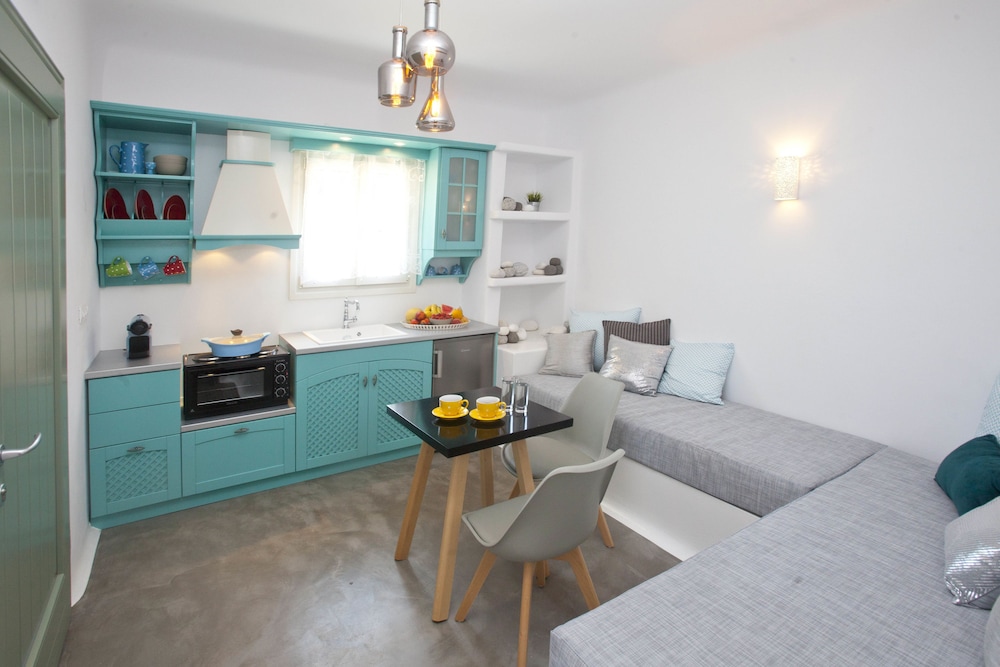 Naxos Euphoria Suites 45/69