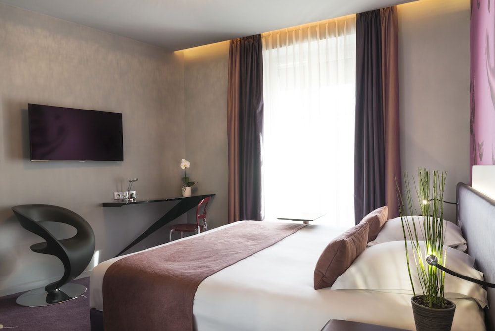 Le Bon Hotel 34/40
